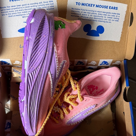 Brooks Women’s Ghost 17 Rapunzel Sneakers - Purple and White - Picture 3 of 7